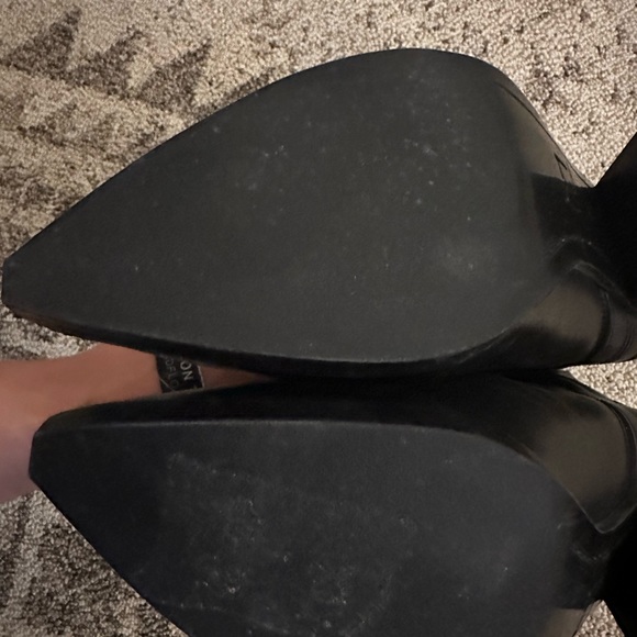 Marc Fisher Black Leather Bootie EXCELLENT CONDITION Size 7M - Picture 4 of 7